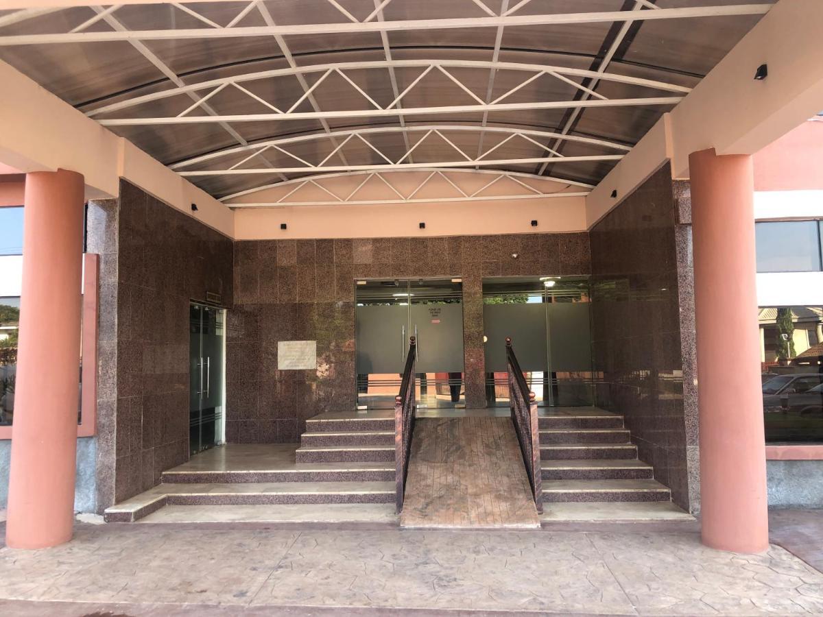 אנוגו Roban Hotels Limited מראה חיצוני תמונה