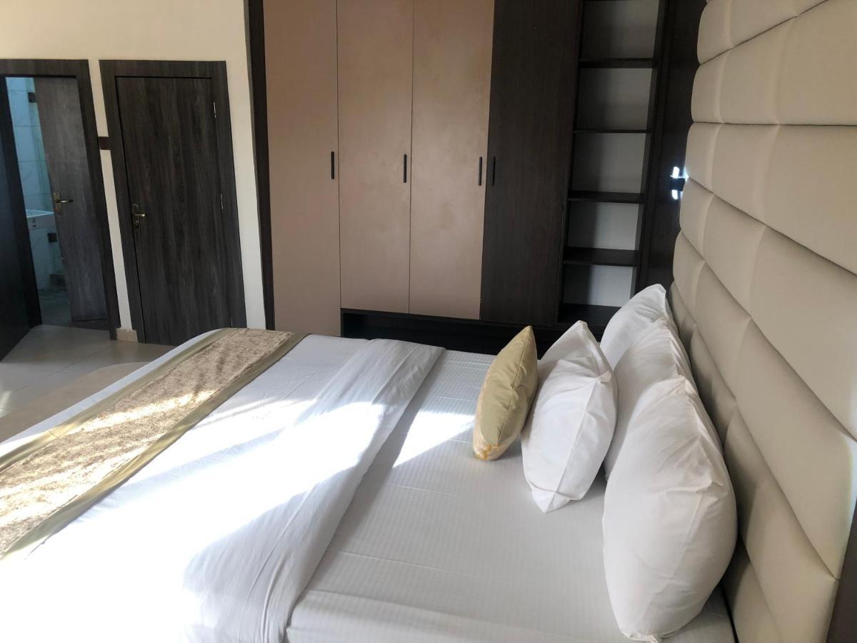אנוגו Roban Hotels Limited מראה חיצוני תמונה
