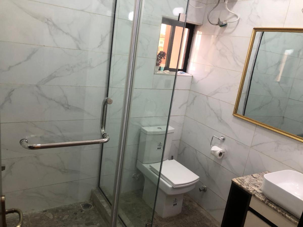 אנוגו Roban Hotels Limited מראה חיצוני תמונה